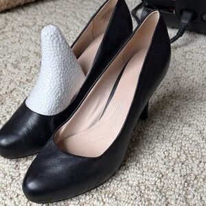 Rockport Black Leather Mid-Heel Pumps